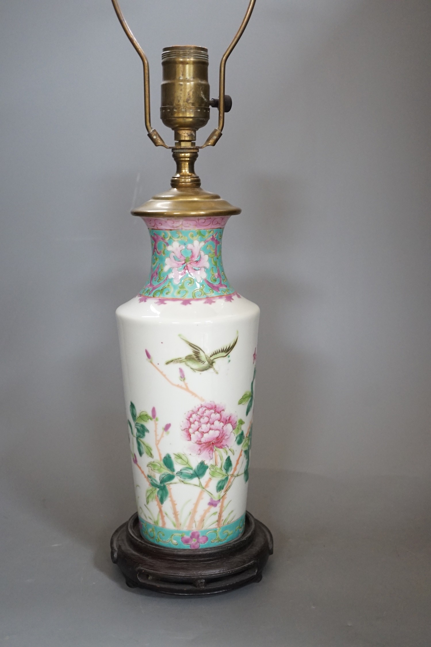 A late 19th/early 20th century Chinese famille rose vase, now mounted as a lamp, total height 56cm